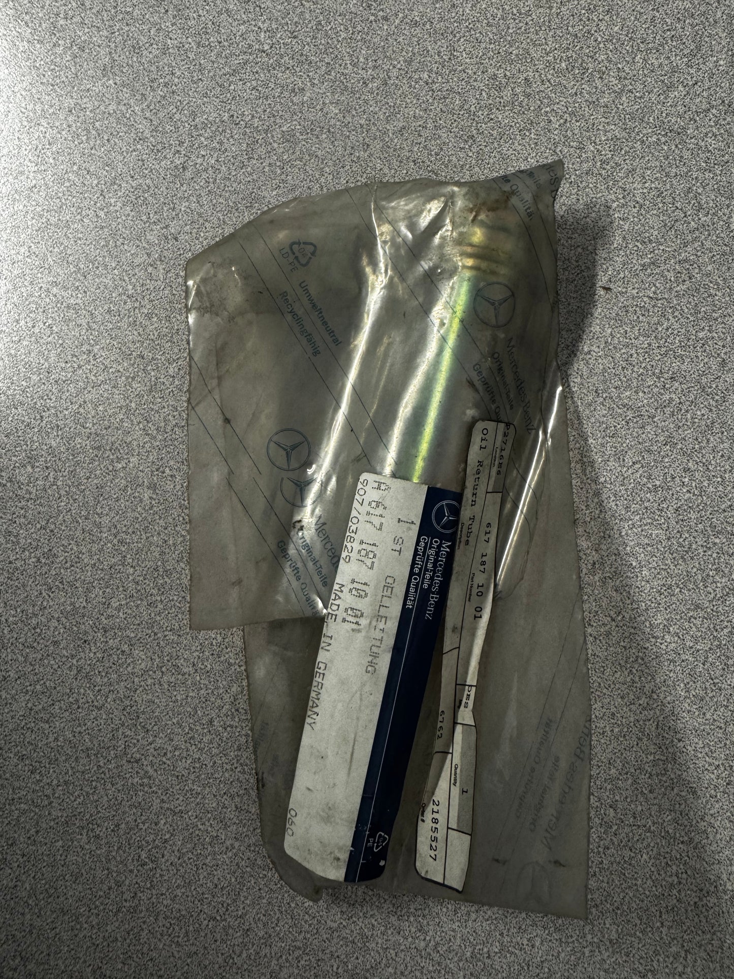 NOS - Mercedes-Benz 617 187 10 01 / 6171871001 Turbo Oil Return Tube - OEM - M/B 300D