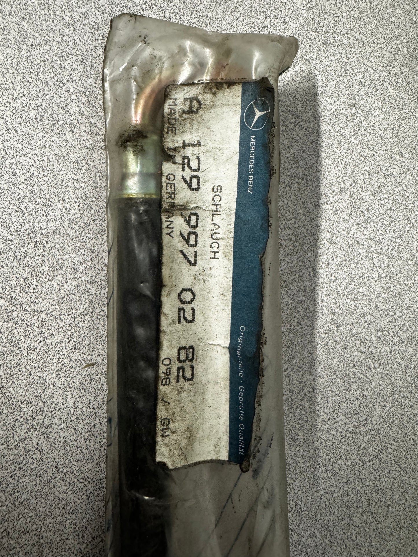 NOS - Mercedes-Benz A 129 997 02 82 / 1299970282 Fuel Return Hose MB 250, 280, 300