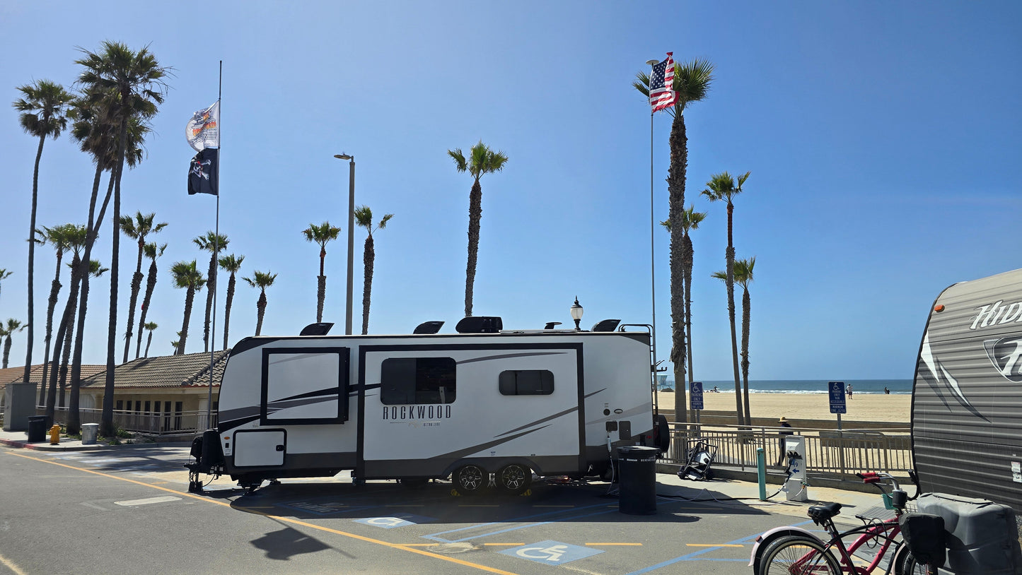 Telescopic Fiberglass Flagpole & 6" Frame Mount Kit