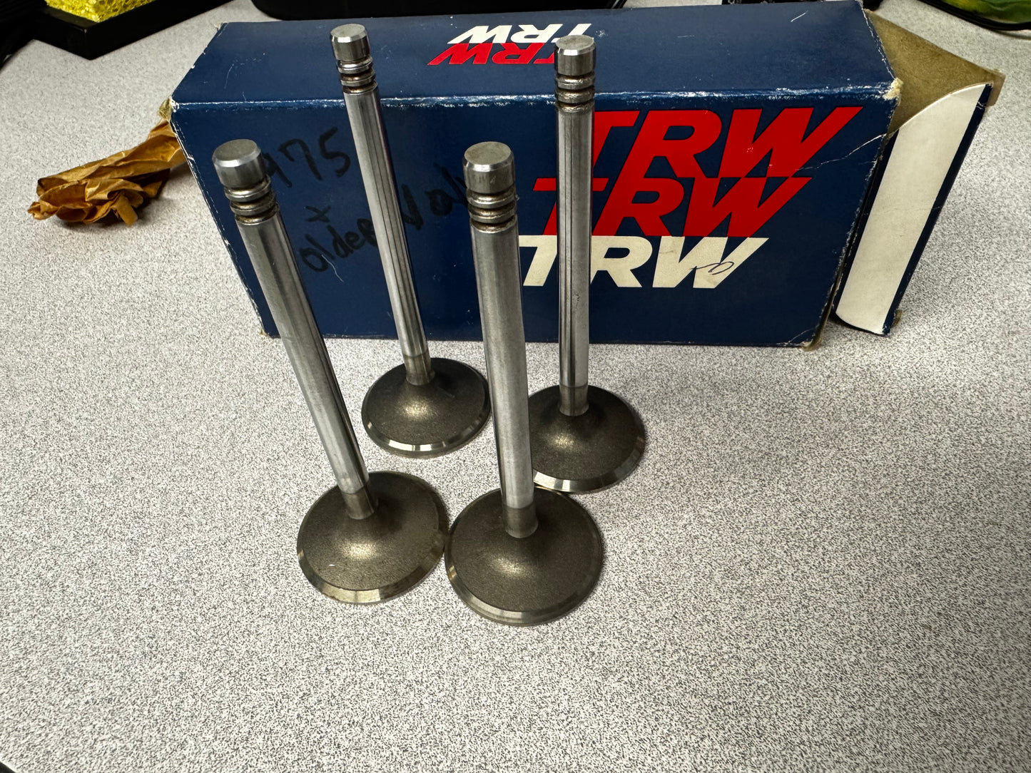NOS - Volvo B20/B30 Intake Valves Qty.4