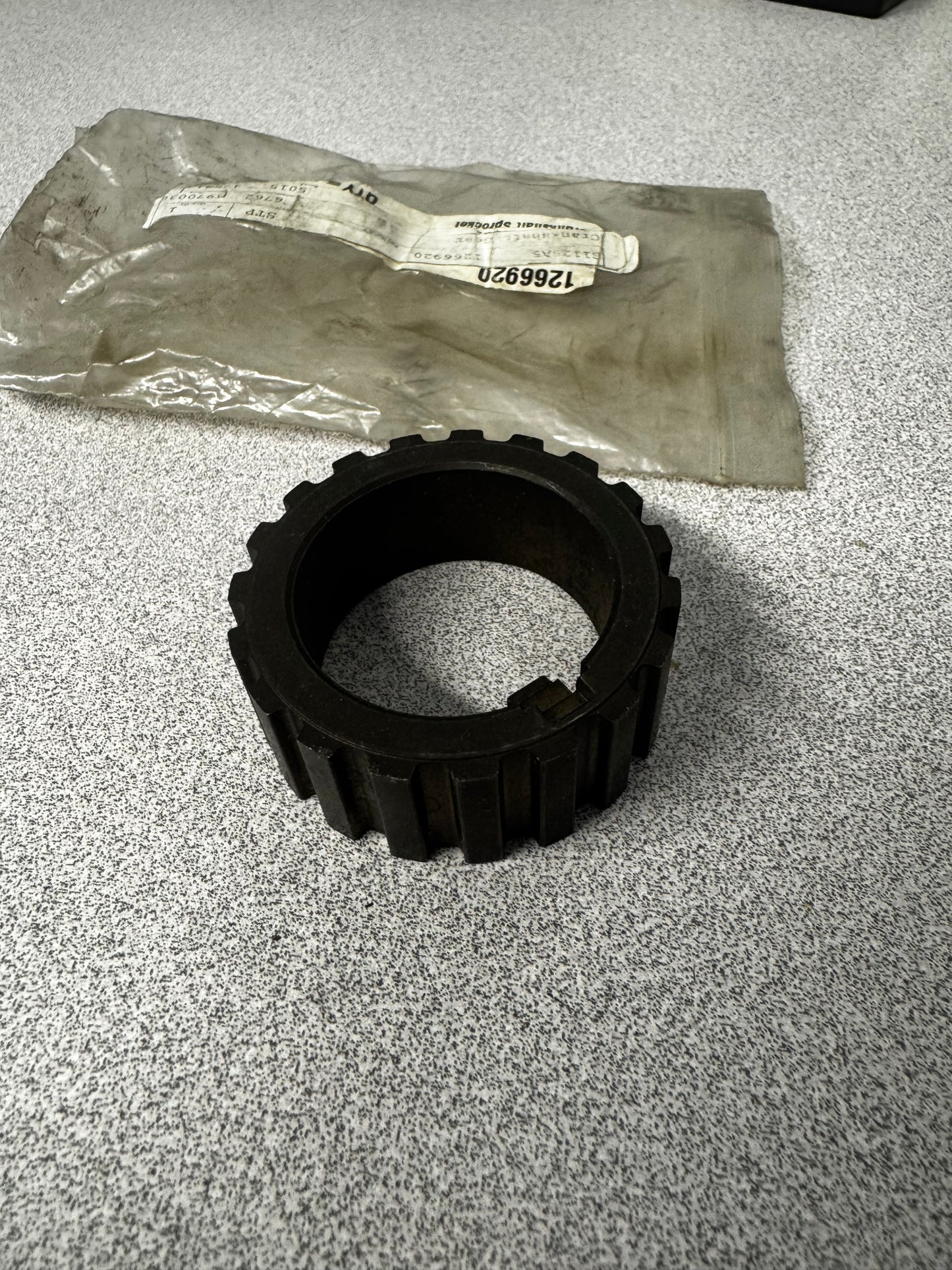 NOS - Genuine OEM Volvo 1266920 Crankshaft Pulley
