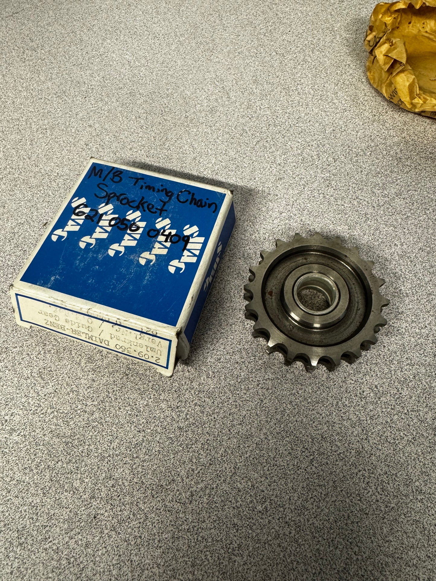 NOS - Mercedes-Benz A 621 050 04 09 / 2.09.360 Timing Chain Gear / Intermediate Sprocket